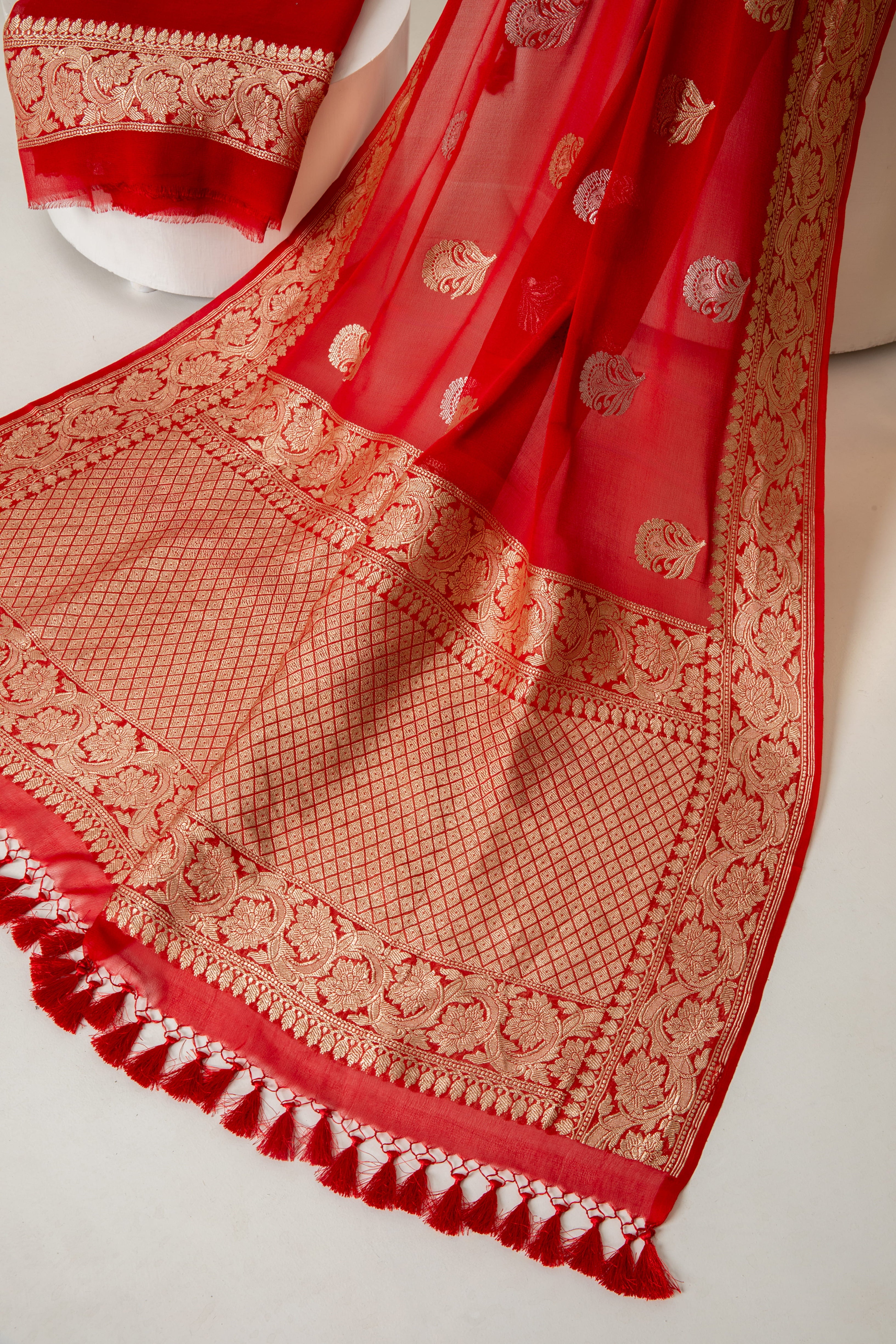 Scarlet Red Georgette Kadhwa Booti and Border Suit Material
