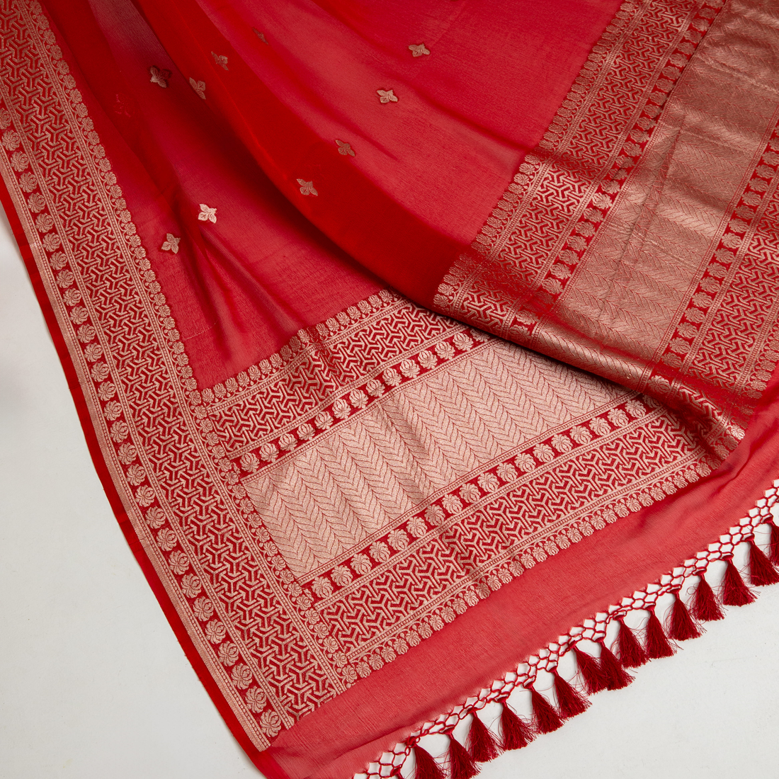 Red Georgette Banarasi Tissue Kurta With Border Booti Dupatta