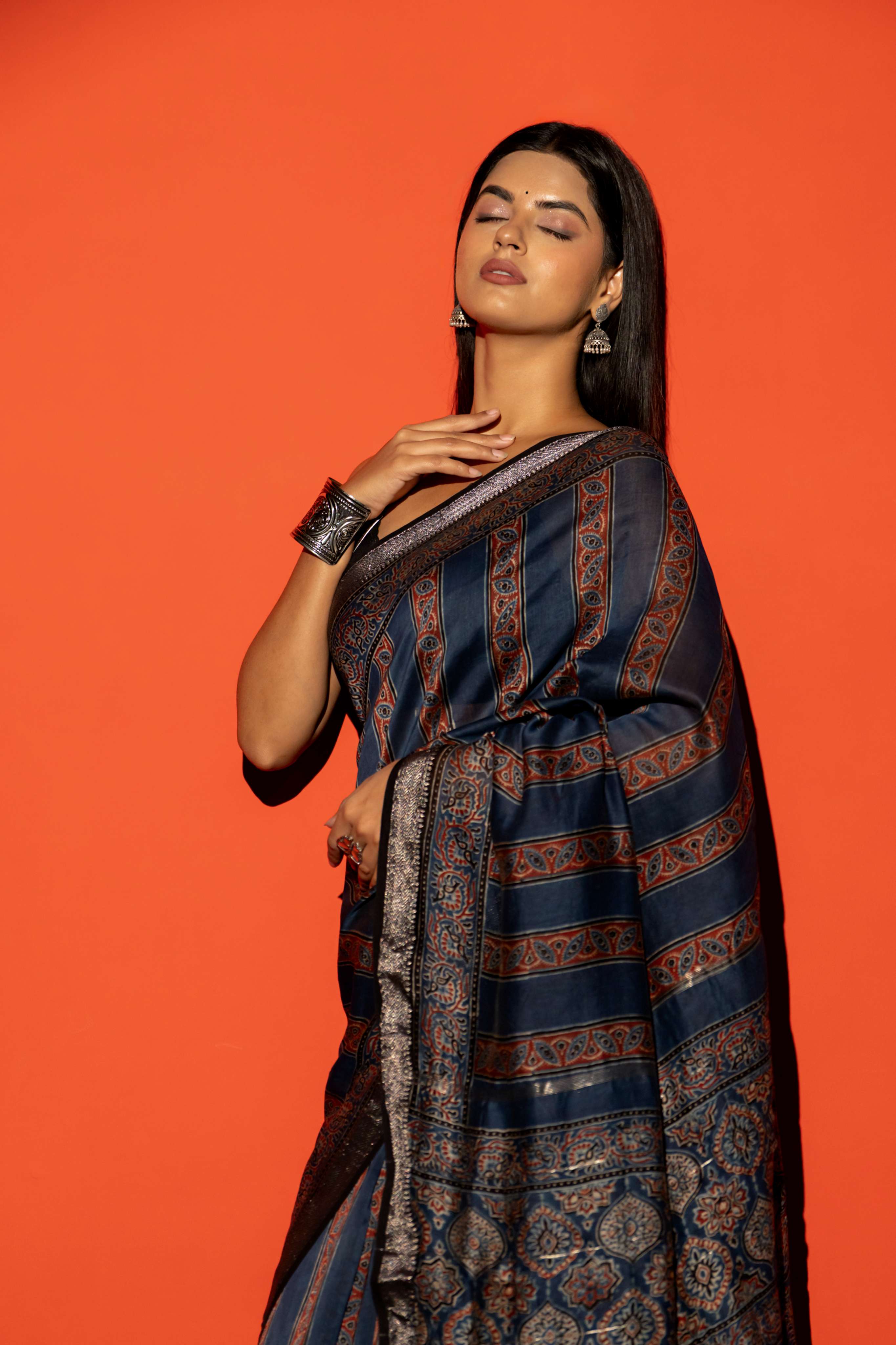Navy Blue Stripe Ajrakh Print Maheshwari Silk Cotton Saree