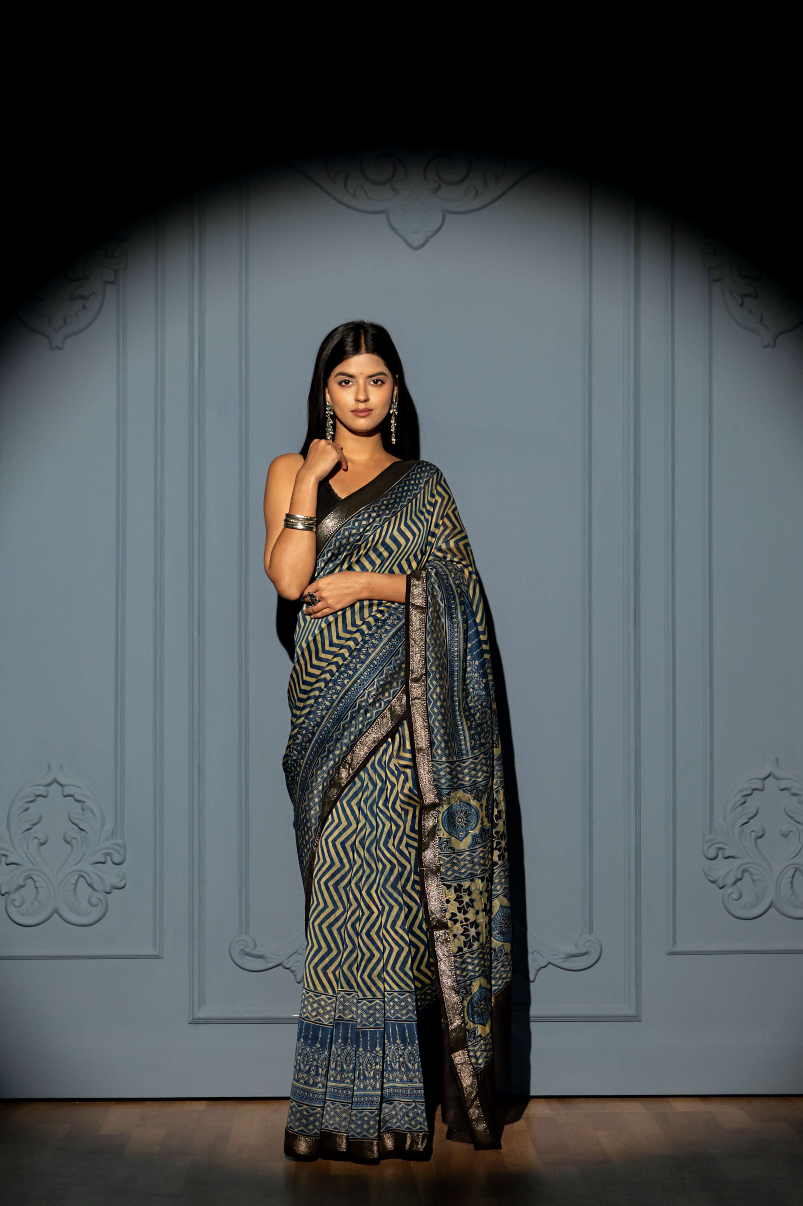 Blue and Olive Green Chevron Pattern Ajrakh Maheshwari SilkCotton Saree