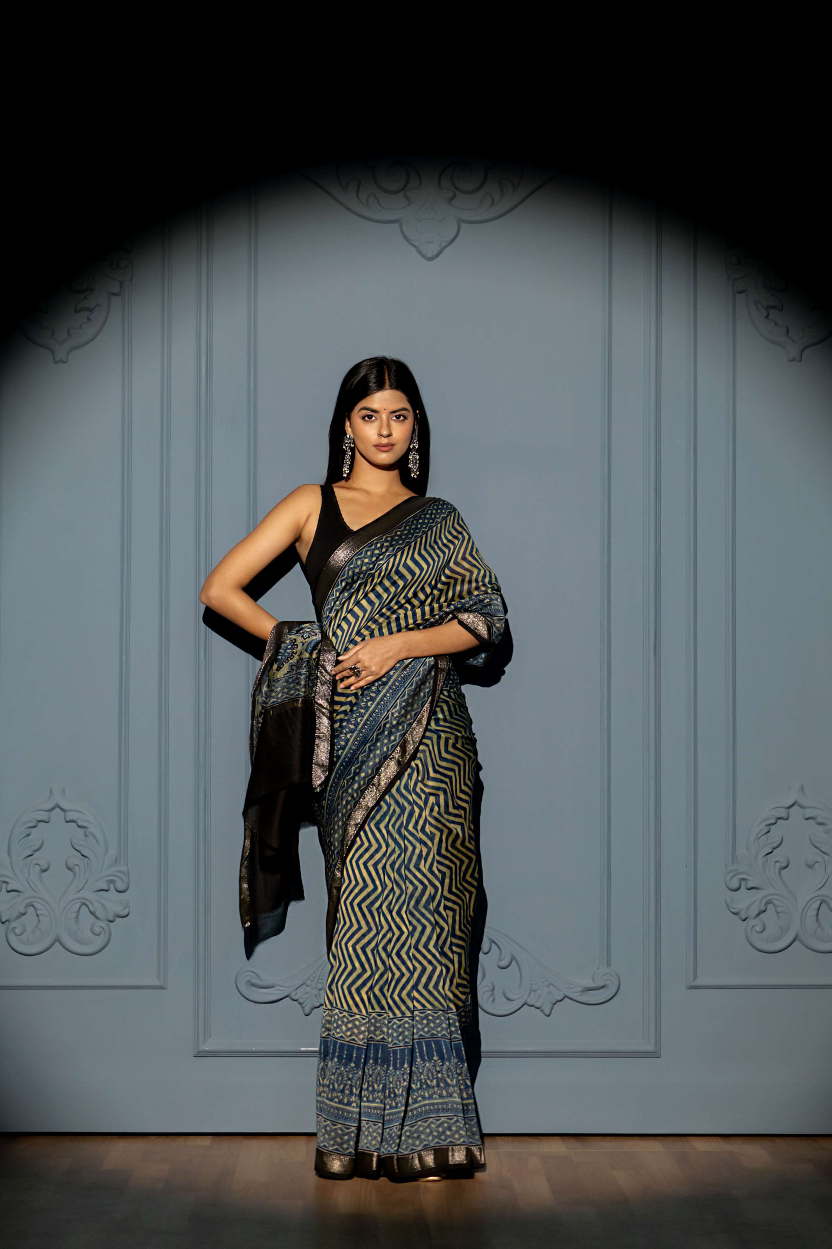 Blue and Olive Green Chevron Pattern Ajrakh Maheshwari SilkCotton Saree