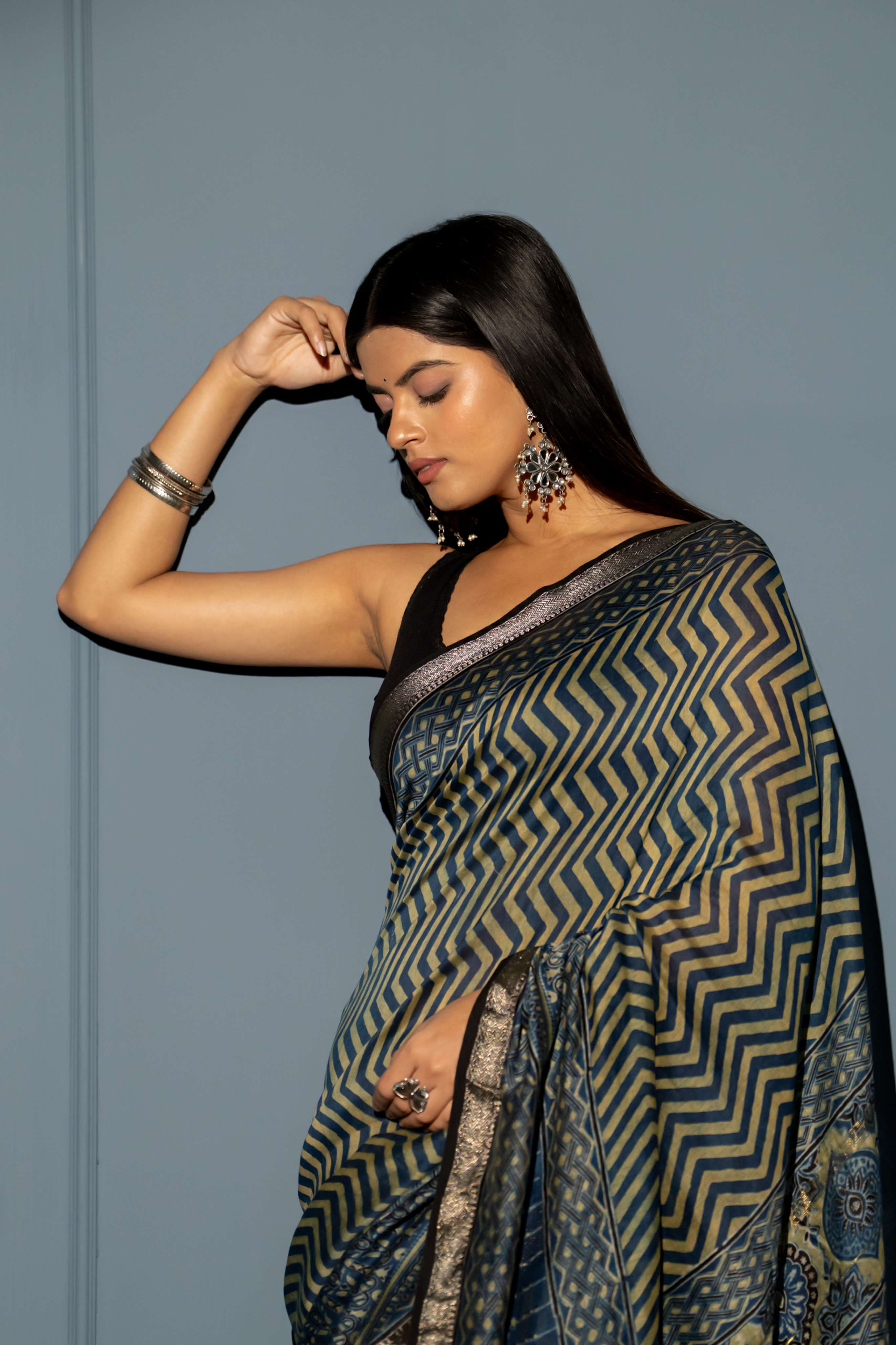 Blue and Olive Green Chevron Pattern Ajrakh Maheshwari SilkCotton Saree